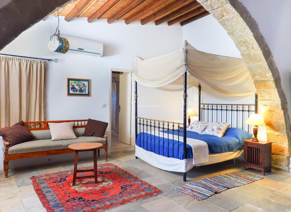 Zoes Traditional Apartments, Bed & Breakfast Larnaca Ngoại thất bức ảnh