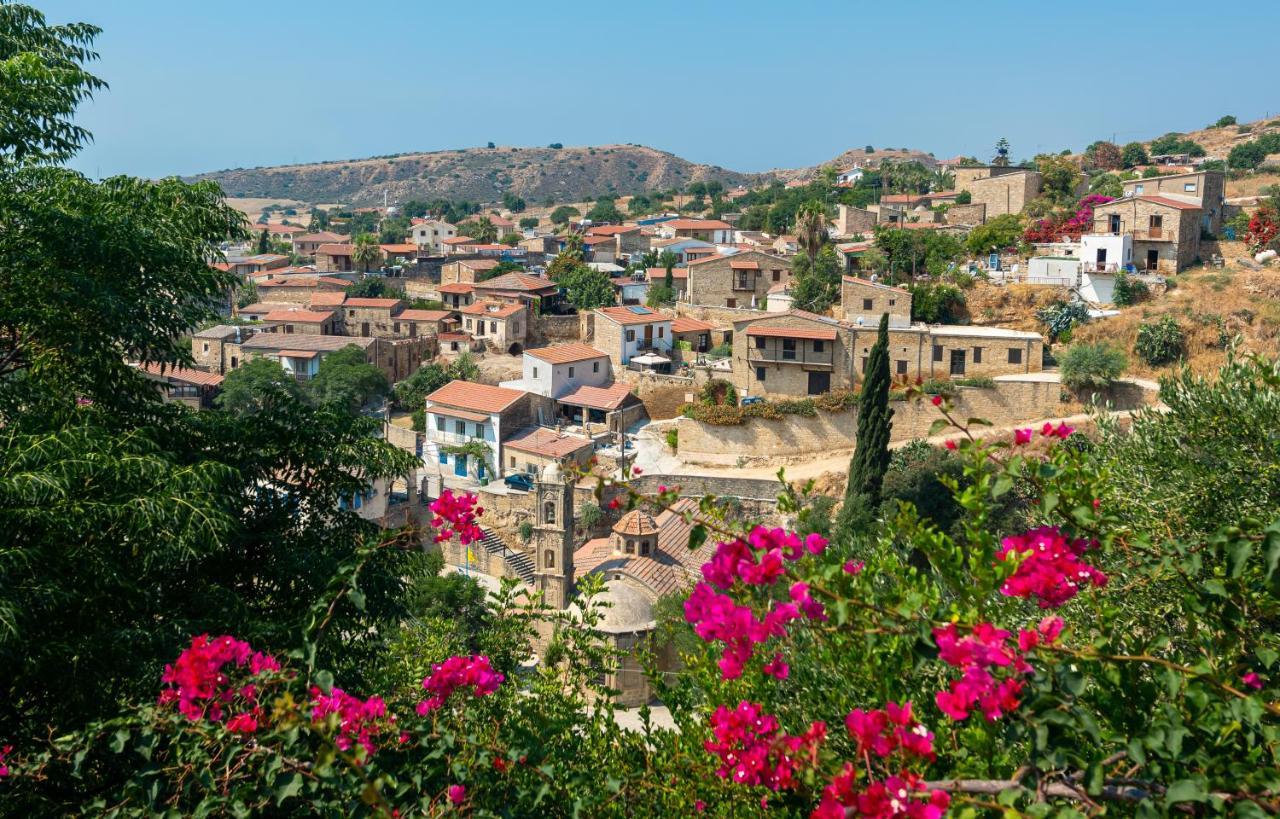 Zoes Traditional Apartments, Bed & Breakfast Larnaca Ngoại thất bức ảnh